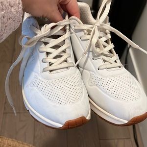 I am trying to downsize my closet thats why i am selling